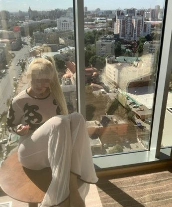 Горячая брюнетка приглашает вас в мир страсти и наслаждения. Буду рада исполнить ваши сокровенные желания и фантазии. Только для достойных мужчин. 9937, 38 лет